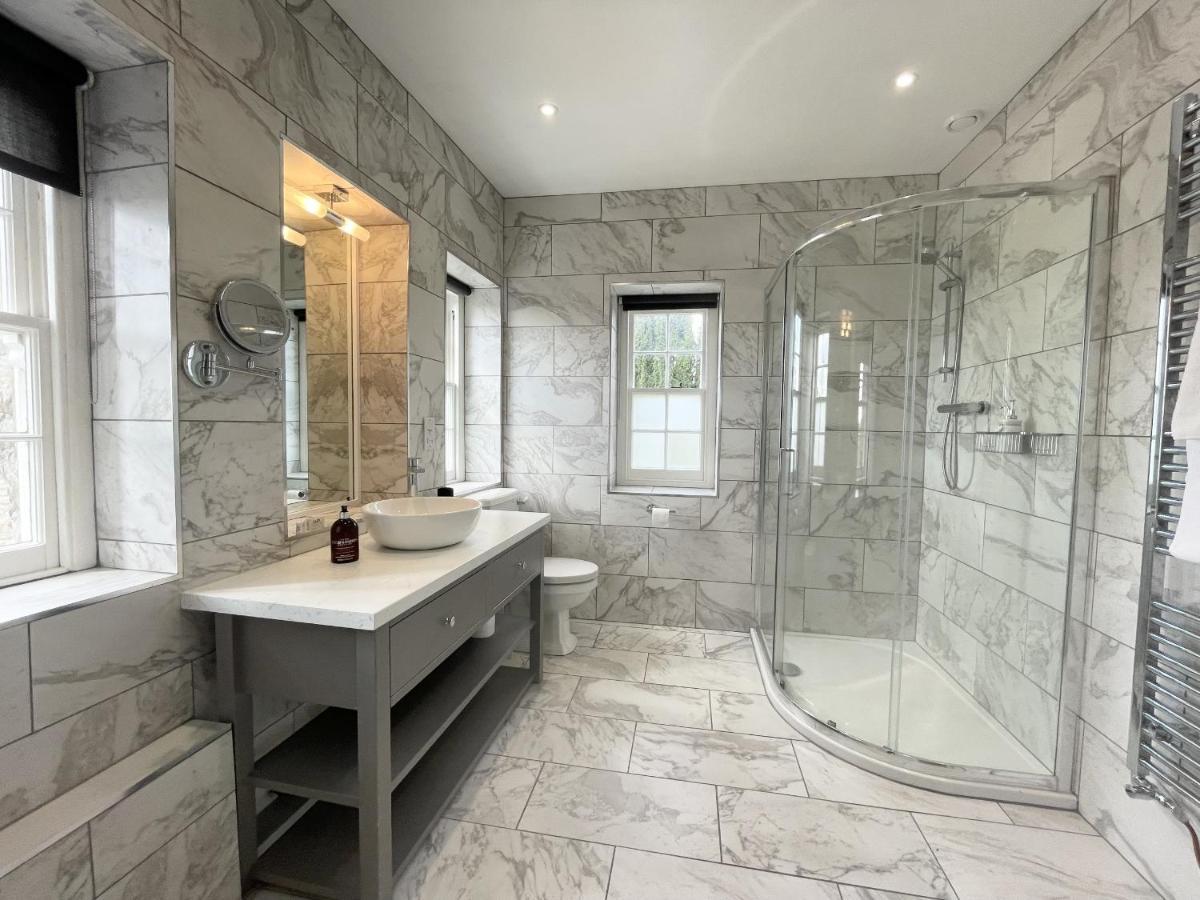 The Mount Somerton Retreat - Nr Bruton, Glastonbury, The Spectacular Wells Cathedral, Millfield School, Leonardo Helicopters, Yeovilton Стая снимка